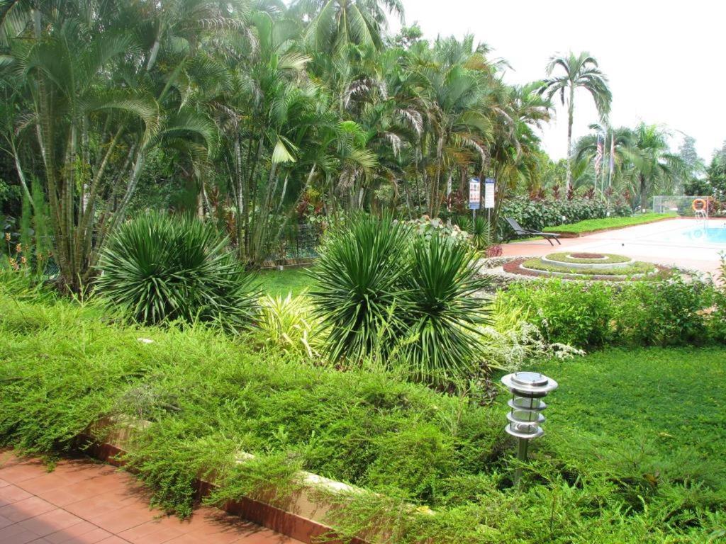 Mersing Merlin Inn Exteriör bild